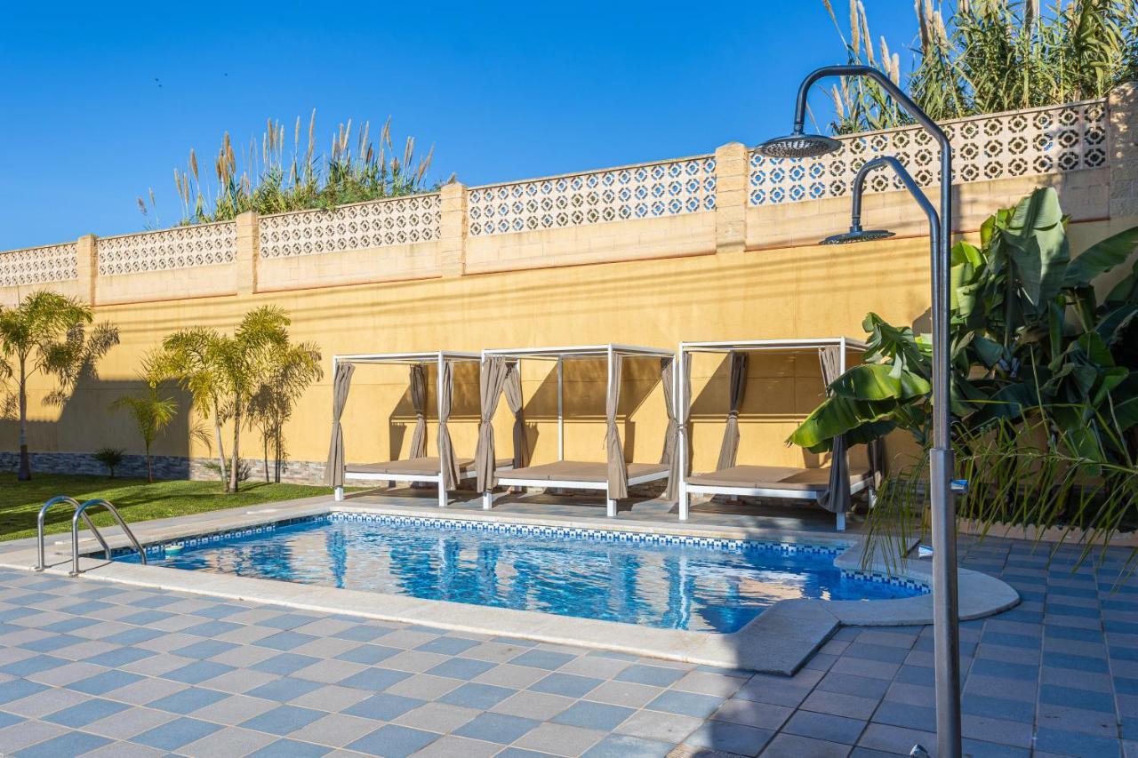 Sun, Relax, Climatized Pool & Steps To The Beach By Mellow Велес Экстерьер фото